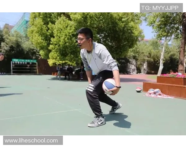 广州滑板队的区域防守策略解析与滑板热点探讨 广州滑板队的区域防守策略解析与滑板热点探讨